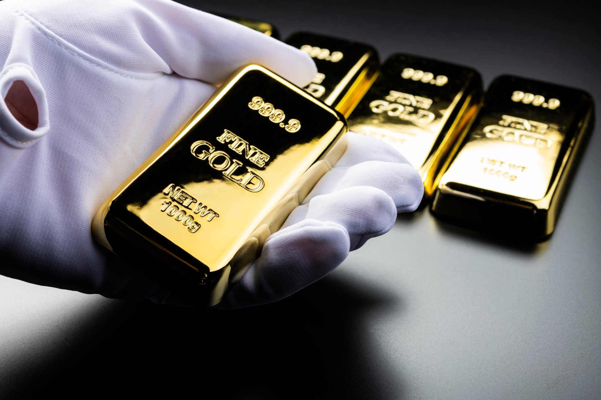 積み上げられた金のインゴット